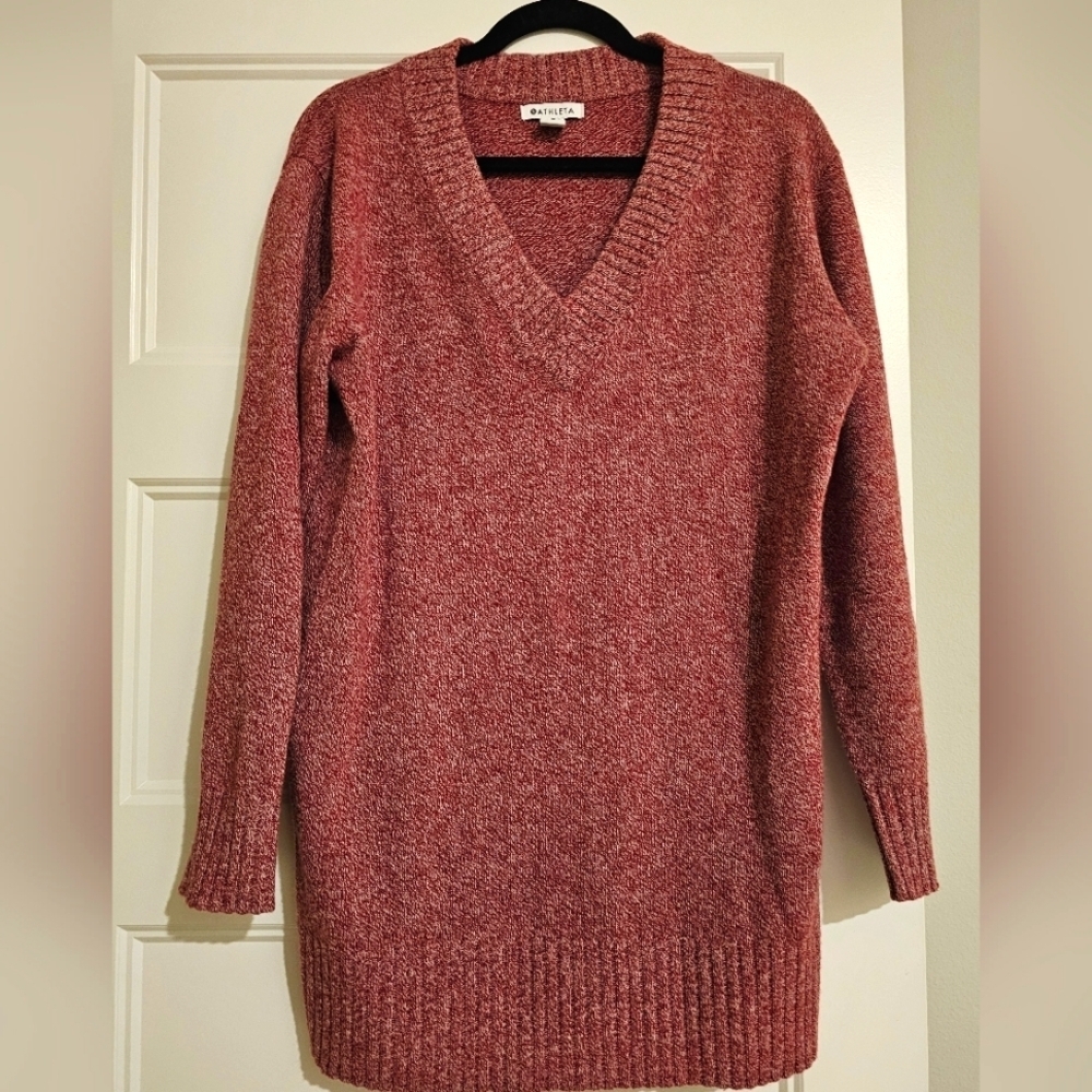 Athleta Women's Vneck Sweater sz medium